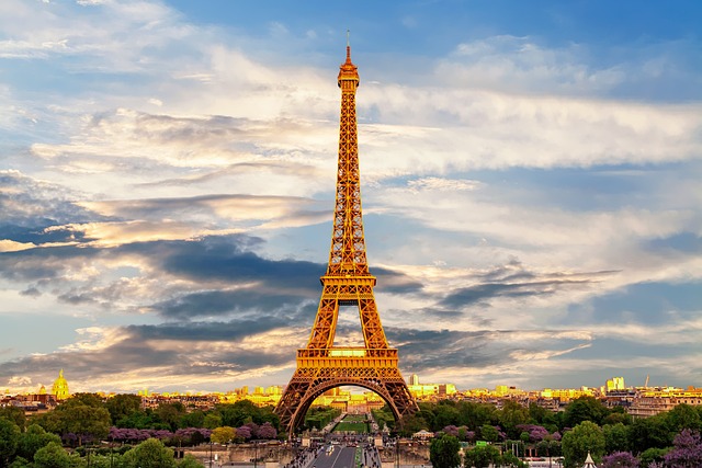 Eiffelturm in Paris – Städtereisen nach Europa und weltweit